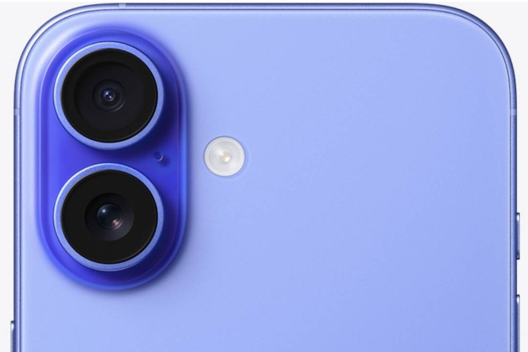 iPhone 17 की कीमत क्या है? Photo Credit:- https://www.apple.com/in/shop/buy-iphone/iphone-16 and https://www.apple.com/