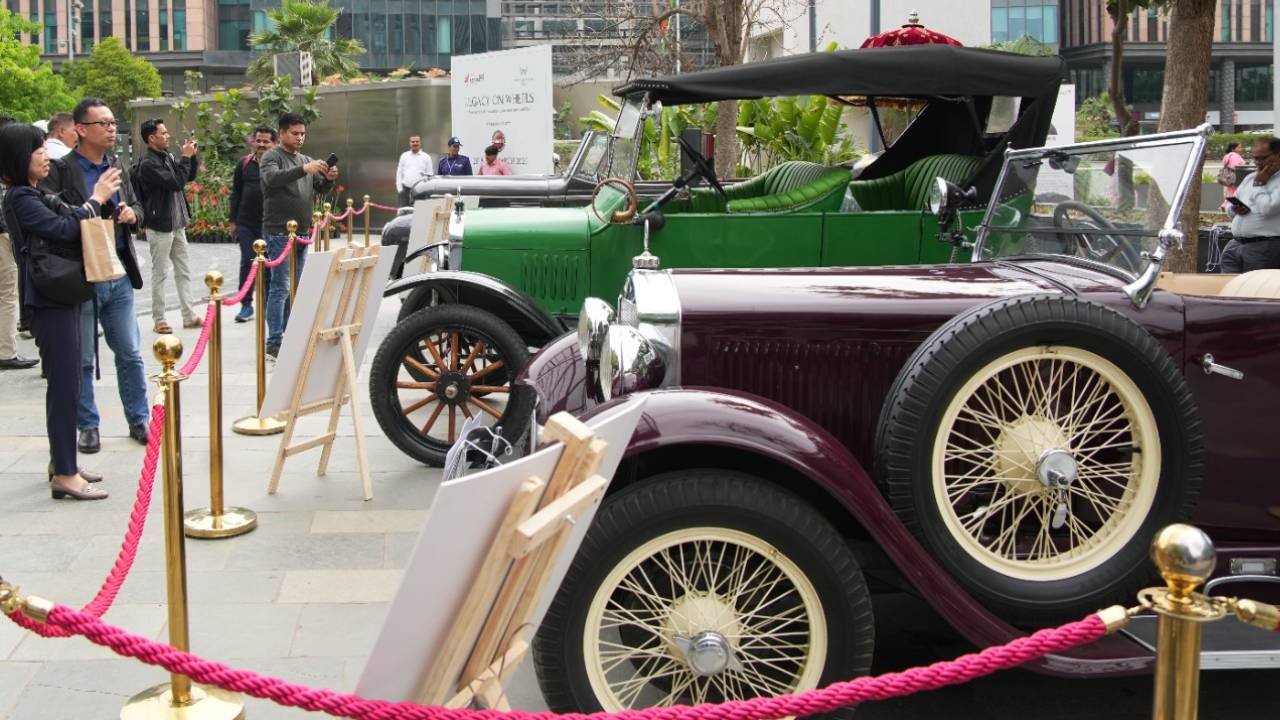 एरोसिटी में हुआ विंटेज कार का शो-केस और रैली का आयोजन। Photo:- ATB