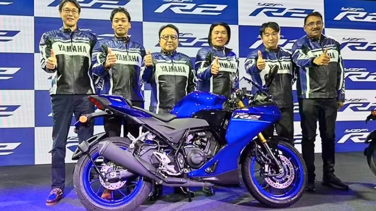 Yamaha YZF R2 Launch