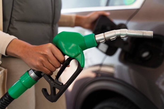 Petrol Pump की शिकयत करन वाले हेल्पलाइन नंबर क्या है? Photo Credit:- Freepik