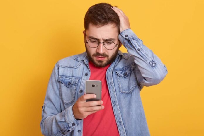 Whatsapp पर आई फोटो पर क्लिक करने से फ्रॉड हो सकता है। Photo Credit:- Freepik